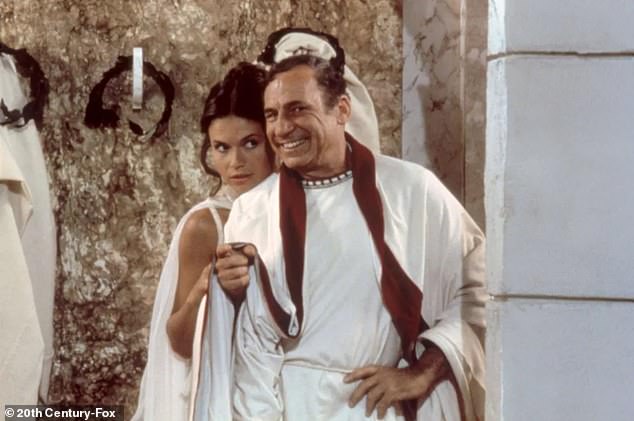 حققت الجمال المولود في نيويورك اسمًا لنفسها باسم Miss Florida USA 1975 قبل ظهورها على الشاشة الكبيرة مثل Vestal Virgin Miriam في تاريخ كوميديا ​​Mel Brooks لعام 1981 ، الجزء الأول