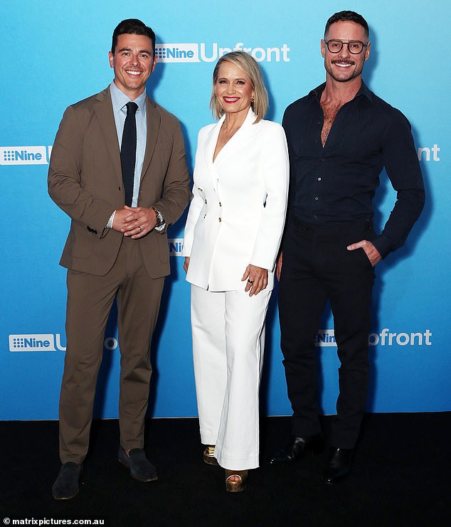 ويأتي ذلك بعد أن تم الكشف عن التوترات التي كانت تختمر خلف مشاهد الكتلة بعد أن تم الكشف عن راتب مضيف سكوت كام 2.4 مليون دولار (في الصورة LR: Marty Fox ، Shaynna Blaze و Darren Palmer)