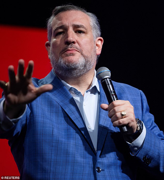 شبه السناتور تيد كروز سلوك رئيس لجنة الاتصالات الفيدرالية بريندان كار بتهديد الغوغاء