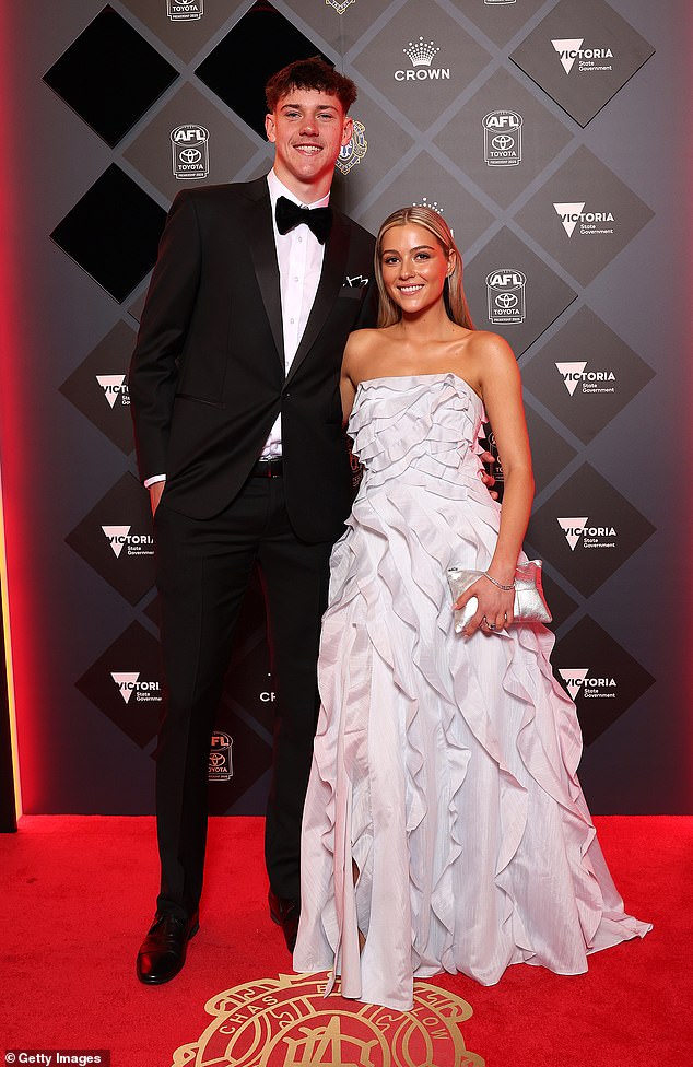 لقد جعلتها ليلة موعد مع شريكها ، جيلونج لاعب كونور أوسوليفان ، الذي كان يتخلى عن سهرة