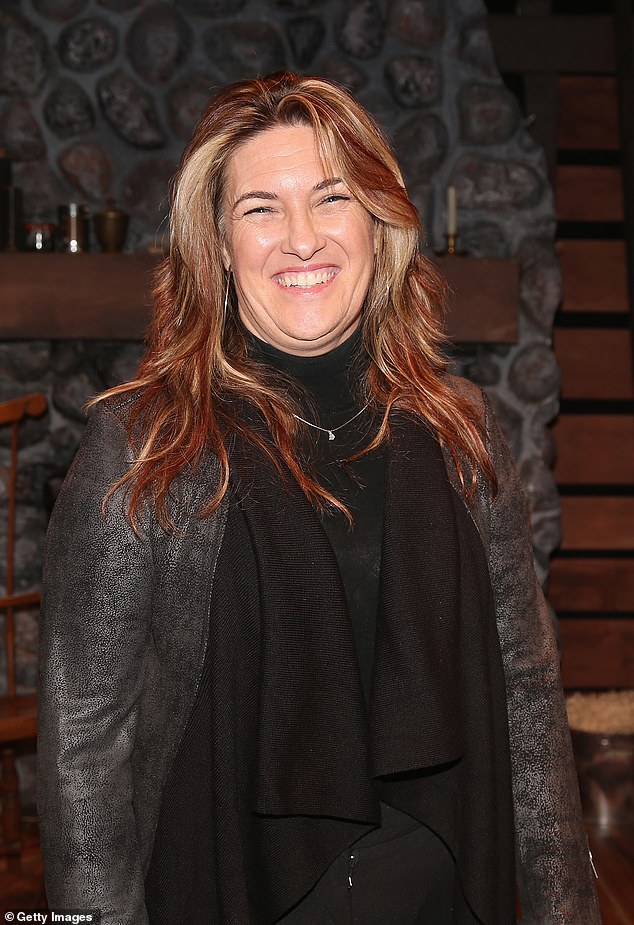 أخذ كل من التوأم خطوة إلى الوراء من هوليوود عندما اختتم العرض ، مع ليندساي ، الذي يذهب إلى راشيل ، متابعة للحصول على درجة محاسبية