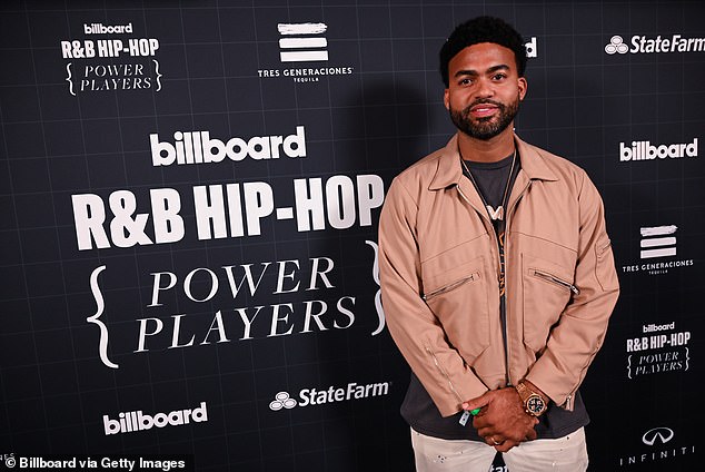 كان بورك يقيم في منزل بقيمة 4.1 مليون دولار في هوليوود هيلز المستأجرة من قبل مديره جوش مارشال (أعلاه)