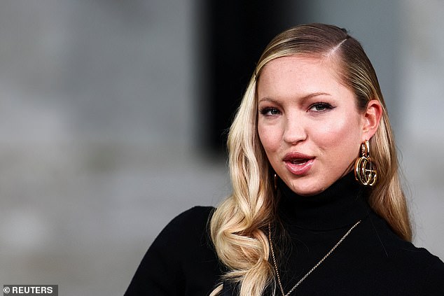 يأتي ظهور ليلى في هذه السلسلة الأخيرة من العروض التقديمية بعد أن وجهت حملة جديدة لأول 