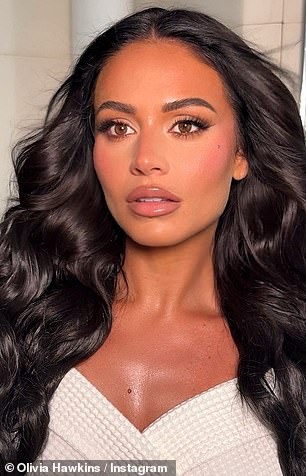 في الصورة من قبل