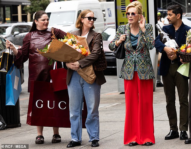 هانا ، ابنة ساترداي نايت لايف ، لارين نيومان ، عضو فريق الممثلين الأصلي