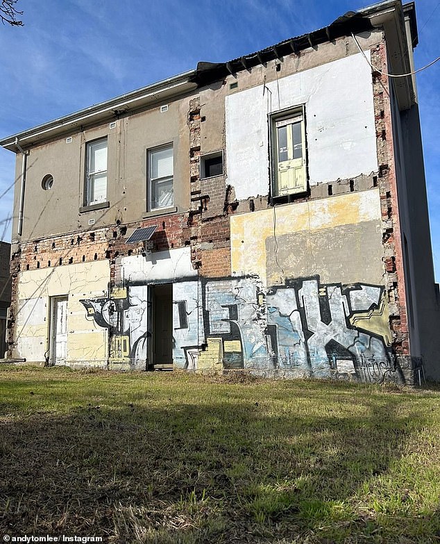 يمتد هذا الاهتمام بالتفاصيل أيضًا إلى الأعضاء ذوي الأرجل الأربعة في أسرة Lee-Harding ، أيضًا ، كما كشفت ريبيكا مؤخرًا على Jase و Lauren Nova 100