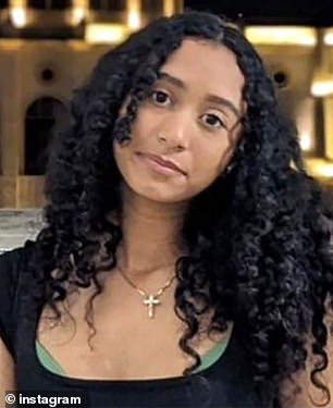 في الصورة: سيليست ريفاس هيرنانديز