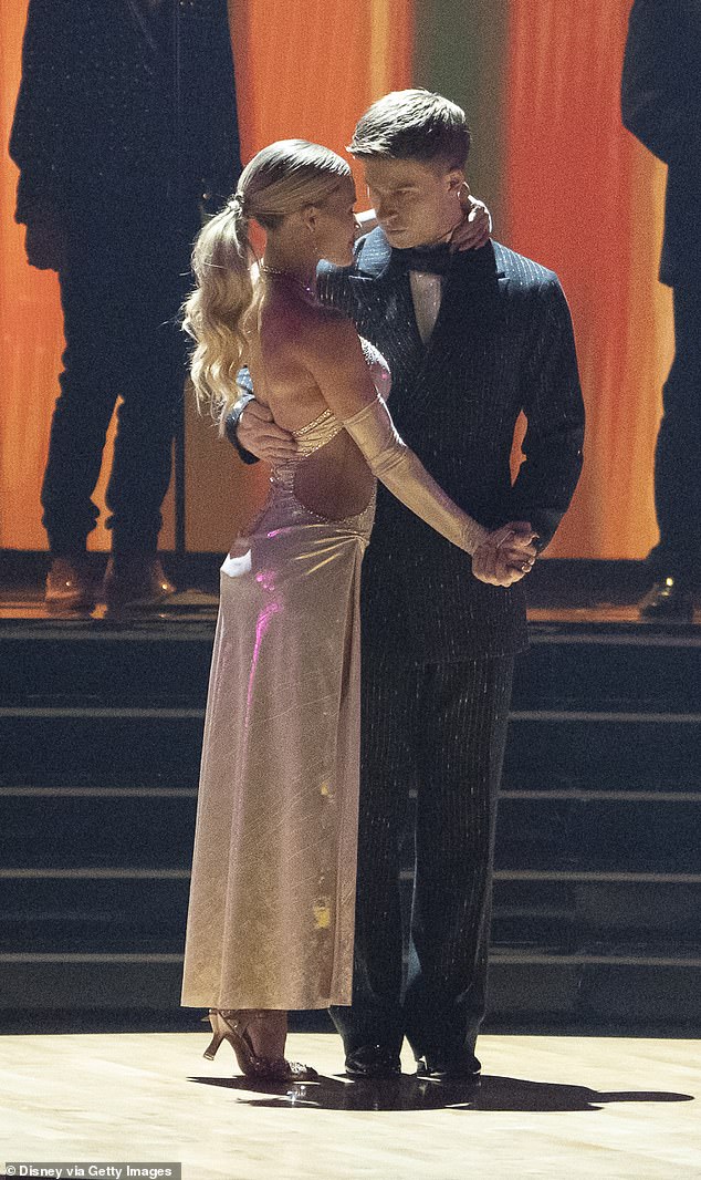 علق المشاهدون في المنزل على كيمياءهم الأزيز خلال أول رقصهم معًا ، ومرة ​​أخرى هذا الأسبوع خلال التانغو 