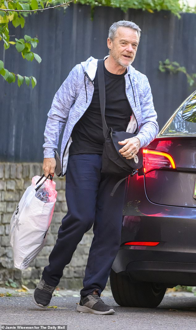 سيظهر نجمة الجيران السابقة ستيفان لأول مرة مع ديان في أول عرض حي مساء يوم السبت