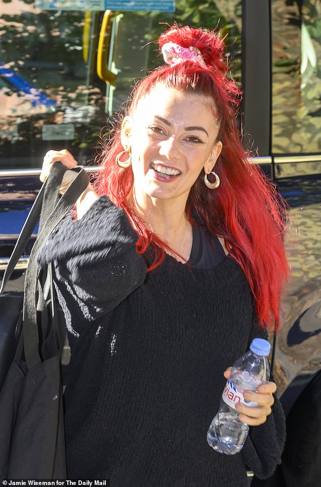 توافد مشجعو ديان إلى دفاعها من القزم ، حيث قام أحدهم بإعادة نشر قصتها وقالت إنها كانت ملهمة لمواصلة العرض.