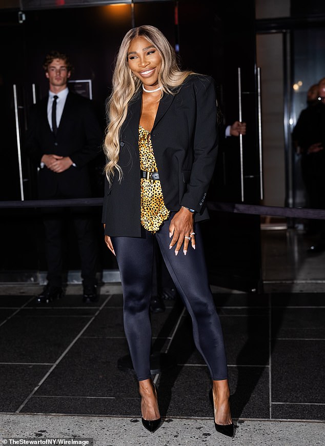 أخبر وليامز Vogue: 'أشعر أن الكثير من الناس لديهم وصمة العار على GLP-1s ويقولون أشياء مثل ، "أوه ، الناس الكسولون يفعلون ذلك ،" أو "إذا كنت تعمل بجد بما فيه الكفاية ، فلن تحتاج إلى ذلك." أعرف حقيقة من تجربتي أنها ببساطة غير صحيحة. في بعض الأحيان تحتاج إلى مساعدة. قصتك هي قصتك ، ولا بأس في اتخاذ هذا الخيار للقيام بذلك إذا كنت ترغب في ذلك. لقد فعلت ذلك ، وأنا سعيد حقًا بها