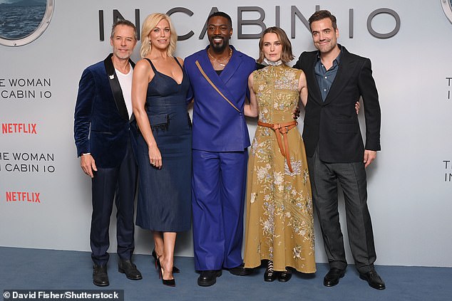 بينما يشمل الممثلون المرصعون بالنجوم كايا سكودلاريو ، آرت مالك ، ديفيد موريسي ، بول كاي وجون ماكميلان