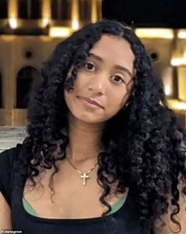 تم اكتشاف مجموعة Celeste Rivas المقطوعة في تسلا مسجلة في نجم وسائل التواصل الاجتماعي ، 20 عامًا ، الاسم الحقيقي ديفيد أنتوني بيرك ، قبل أسبوعين