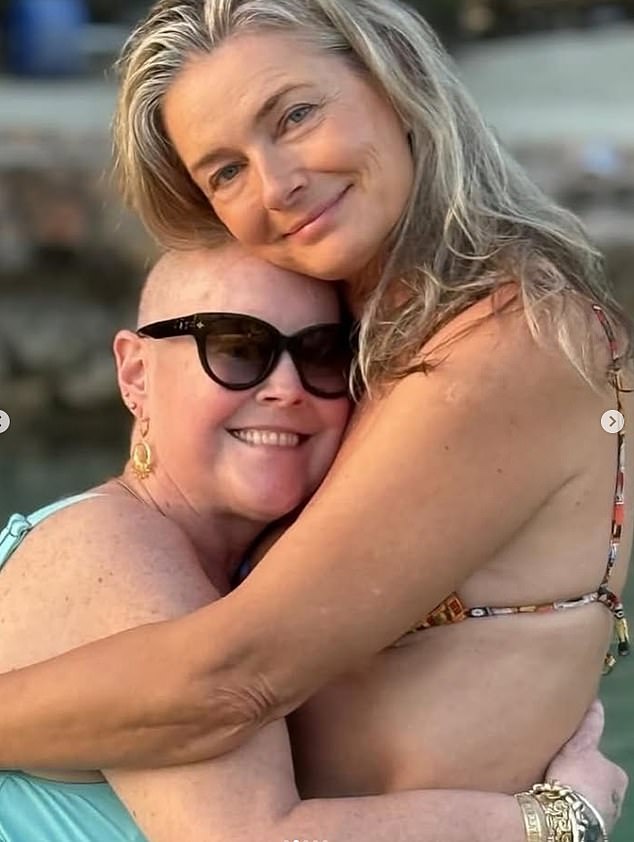 رأى Porizkova وذراعها ذراعه في منشور Instagram