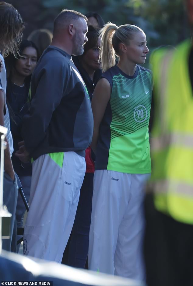 التقط واين في انتظار التعليم أثناء الأخذ