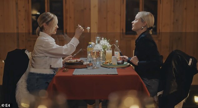 تقترن العروس ثنائية الجنس بجمال الأشقر لي هاريس ، وهي فتاة جرلي معروفة بنفسها انضمت إلى العرض بعد اقتحام مشاركتها