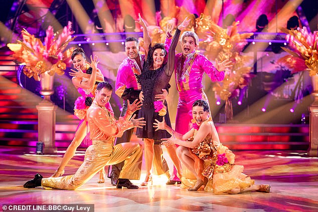 سيأخذ كريج ريفيل هوروود ، شيرلي بالاس ، موسي مابوس ، أنطون دو بيك إلى المسرح للرقص على مدار العقود التي تبدأ في عام 1970 ، وفقًا للمرآة