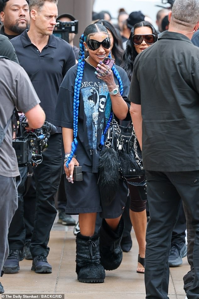 جلبت مؤسس Skims ، 44 عامًا ، ابنتها المثيرة ، البالغة من العمر 12 عامًا ، للاحتفال بإصدار تعاون علامتها التجارية مع Nike في افتتاح المتجر في The Grove