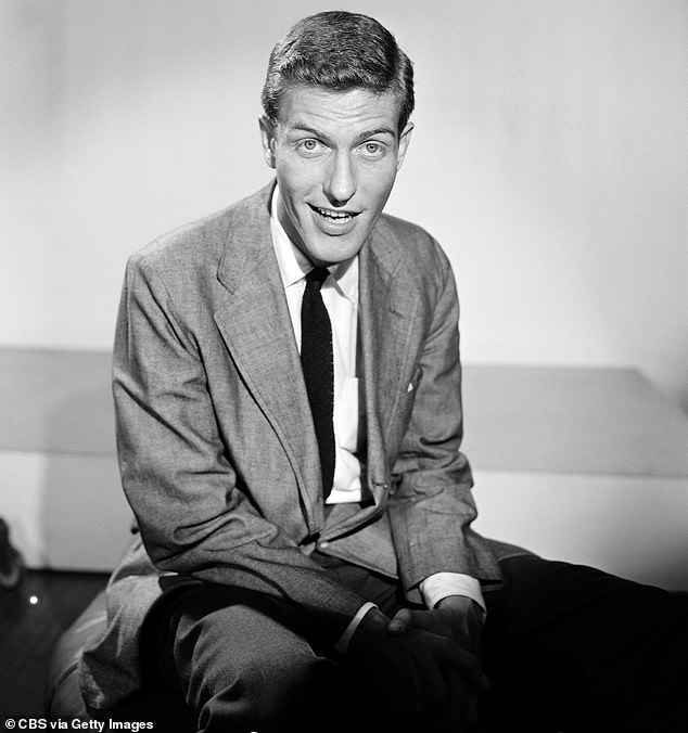 ظهر الممثل في عدد من الأفلام على مر السنين مثل Mary Poppins (1964) وأيضًا لعب دور البطولة في المسرحية الهزلية The Dick Van Dyke Show (1961-1966) ؛ النجم الذي شوهد في عام 1955