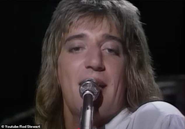 المسار ، وهو مكونان مميزان في ألبومه الفردي السابع A Night on the Town ، يعالج موضوع رهاب المثلية ، وهو موضوع نادراً ما يتم تناوله في الموسيقى في ذلك الوقت