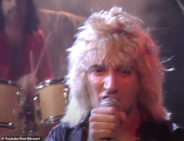 طوال مسيرته التي ستة عقود ، أبهر رود حشودًا مع ضربات مثل Do Ya أعتقد أنني مثير ، الليلة The Night (سأكون على ما يرام) ، والإبحار (في الصورة 1978)