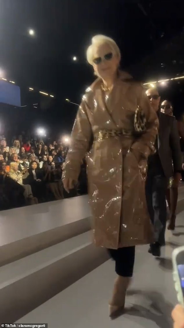 كانت ميريل ، 76 عامًا ، التي عادت تلعب دورها كمجلة محترمة من مجلة 