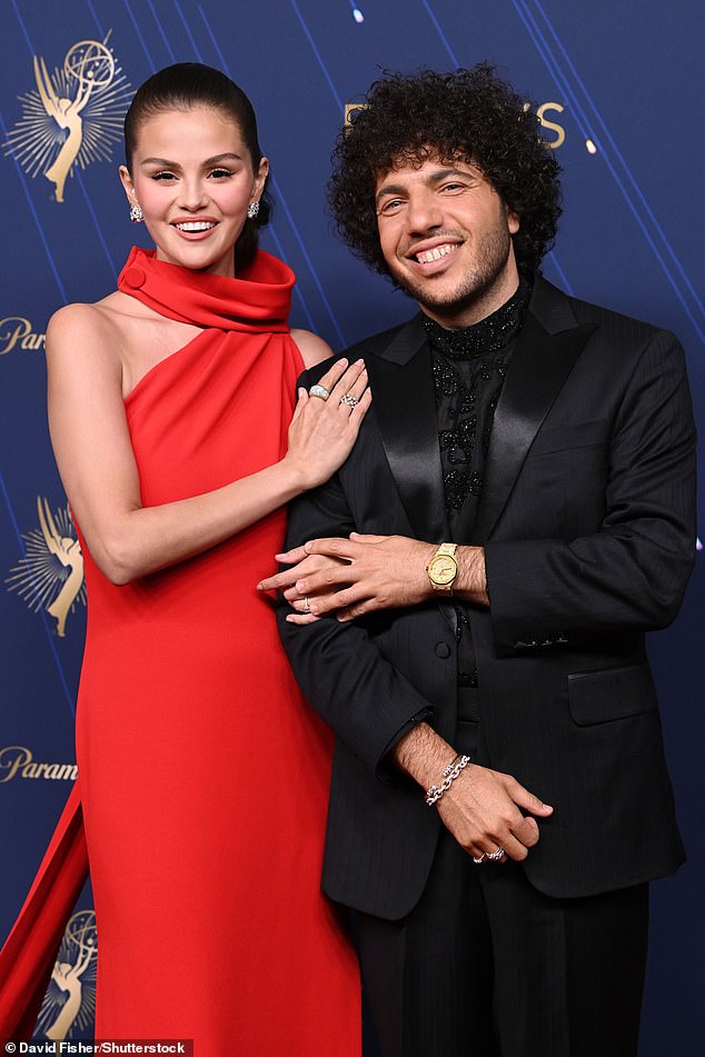 سيحتفل غوميز وخطيبها بمفردهم التالي كزوج وزوجة اليوم ؛ في وقت سابق من هذا الشهر