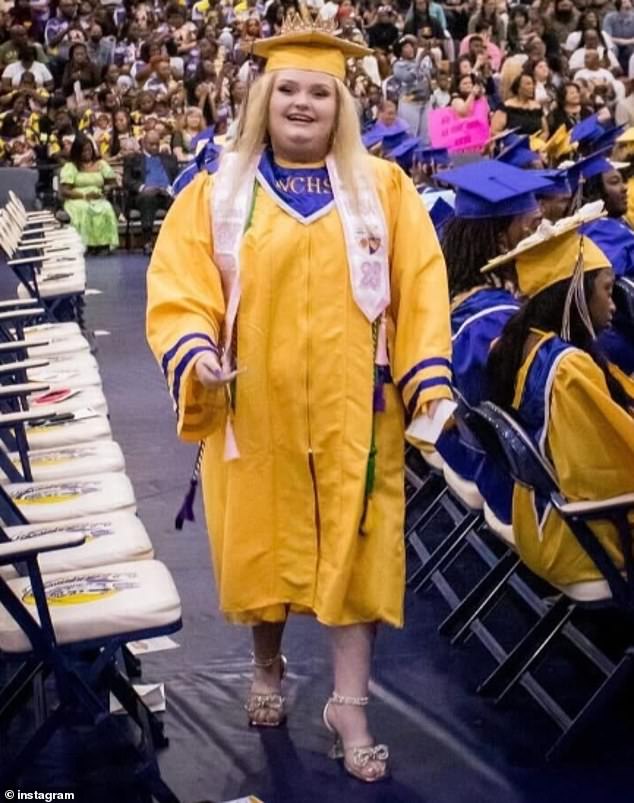 تم تسجيل Honey Boo Boo حاليًا في جامعة ريجيس في دنفر حيث تتابع درجة التمريض