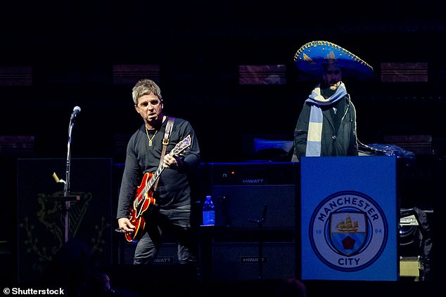 تم تمييز المجموعة للعودة إلى Knebworth ، موقع العربات الشهيرة لعام 1996 في المهرجان الذي يحمل نفس الاسم في Hertfordshire (صورة مخزنة Noel)