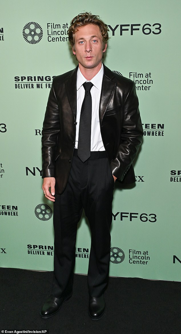 أبيض - نجم الدب الحائز على جائزة - يصور سبرينغستين وهو يتصارع مع الاكتئاب أثناء صياغة ألبومه الصوتي لعام 1982 نبراسكا