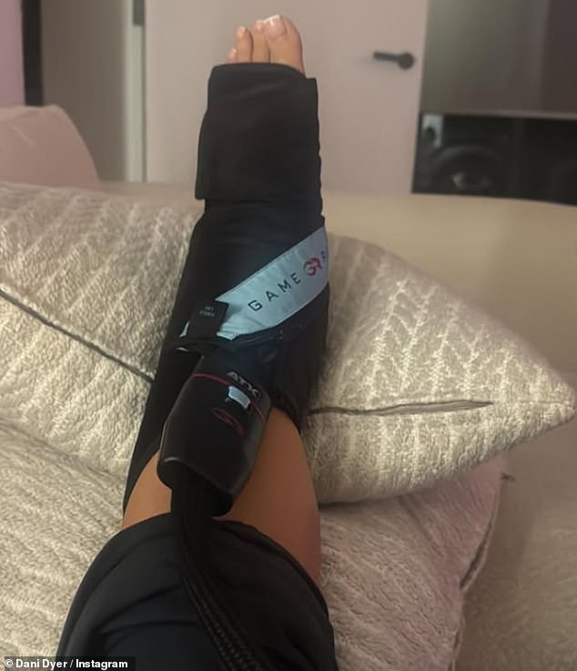 شاركت يوم الأحد يوم الأحد في كاحلها المكسور في طاقم لأنها حصلت على بعض الراحة التي تمس الحاجة إليها واعترفت أنها كانت أسبوعًا عاطفيًا