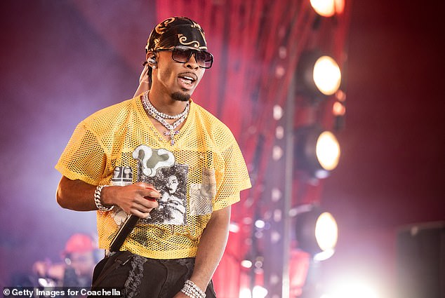 أخبرت كابتن شرطة لوس أنجلوس وضابط القائد سكوت م. ويليامز الناس أنه 