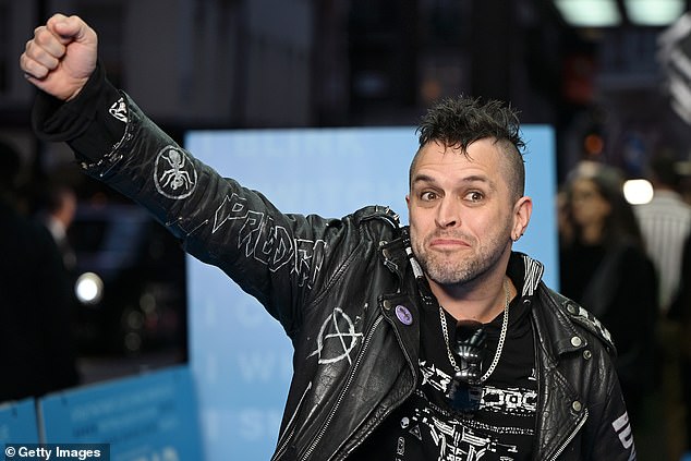 كان نجم الواقع ، الذي تحدث علانية عن تشخيص توريت الخاص به على الأخ الأكبر ، من بين الأسماء على السجادة الحمراء للعرض الأول