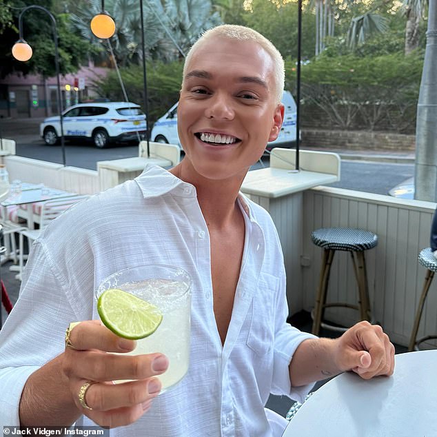 شارك المغني البالغ من العمر 28 عامًا مقطعًا إلى وسائل التواصل الاجتماعي يوم الثلاثاء يكشف أنه كان يشعر بتحسن كبير بعد الانتقال بشكل دائم من سيدني إلى نيوزيلندا