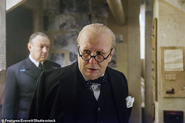 دوره في وينستون تشيرشويل في أحلك ساعة شهده يكتسح موسم جوائز 2018