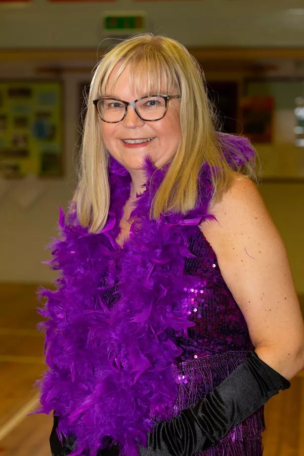 مدير بنك الأعمال كلير سبراغ ، 48.