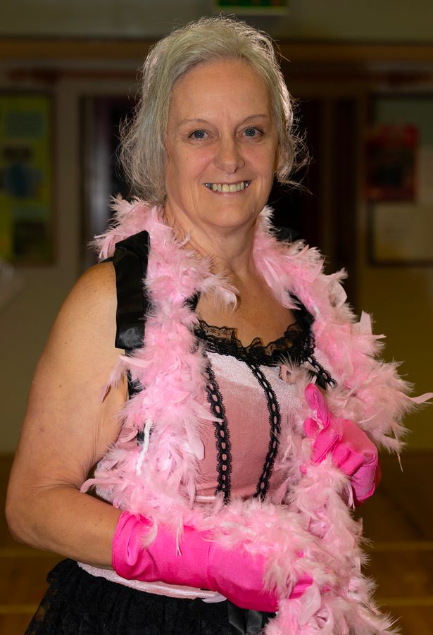 أليسون ويلسون ، 62.