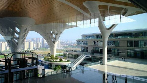 يفتح رابط السكك الحديدية العالي السرعة في Chongqing