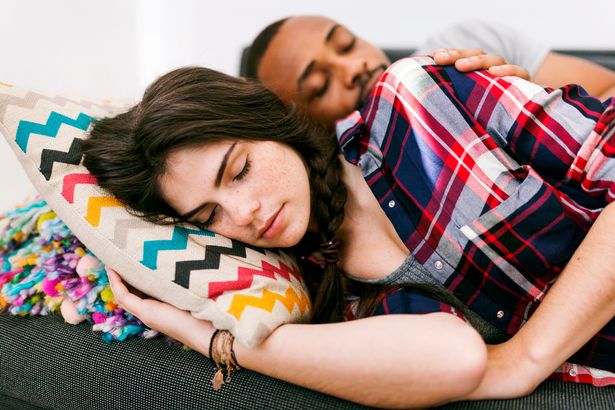 الناس ينامون