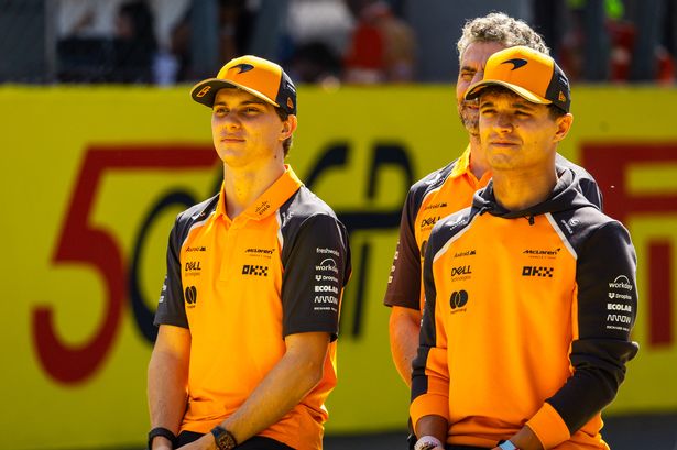 Oscar Piasstri و Lando Norris يتقدمان للصور قبل سباق الجائزة الكبرى الإيطالي