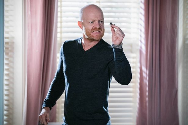 غادر جيك Eastenders في عام 2021
