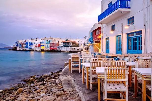Mykonos هي وجهة شهيرة للسياح