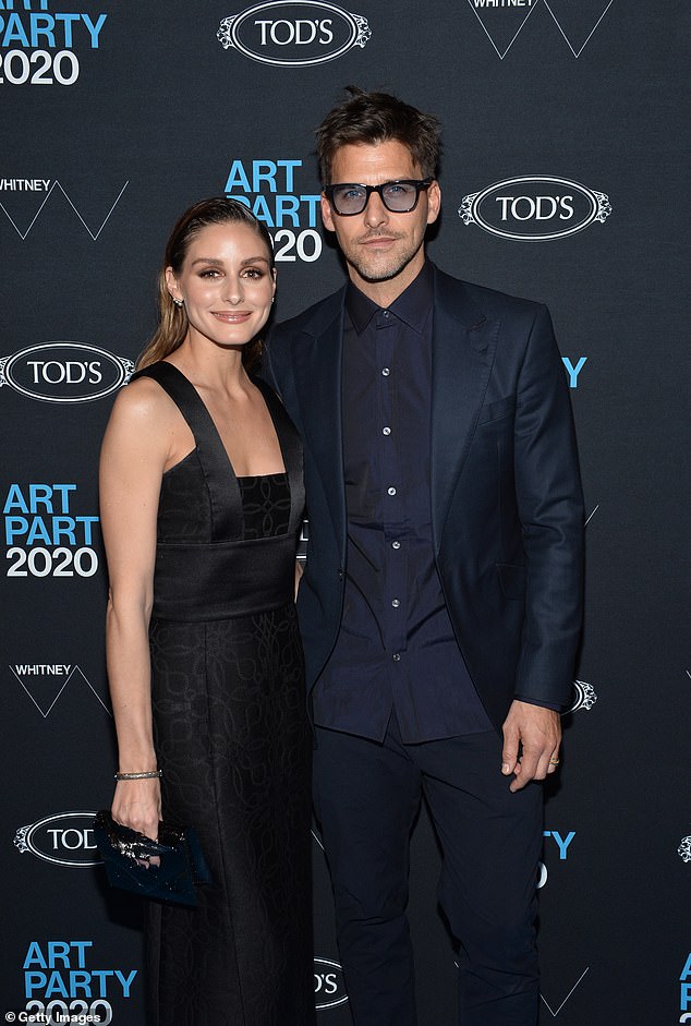 تزوجت أوليفيا من النموذج الألماني يوهانس هوبل ، 47 عامًا ، منذ عام 2014 (في الصورة 2020)