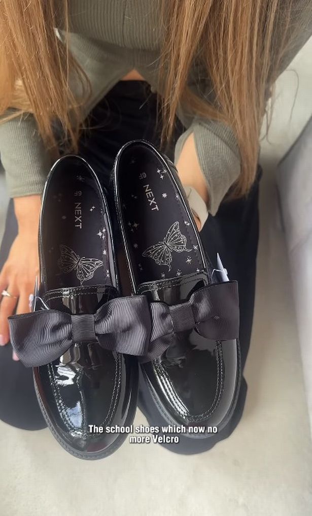 Emily andrehttps: //www.instagram.com/p/domaxsvjbk2/؟