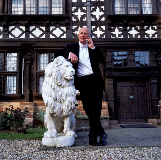 أصبح جون كودويل ، الذي تم تصويره في قاعة Jacobean Broughton Hall البالغة 12 مليون جنيه إسترليني في ستافوردشاير ، أحد أكثر مؤيدي الأعمال في حزب العمل