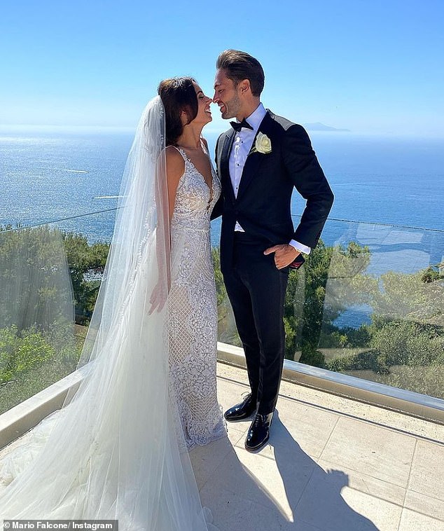 ومع ذلك ، بعد مغادرته العرض ، تراجع ماريو من العين العامة ، بعد أن استقر وترحب بطفلين مع زوجته بيكي