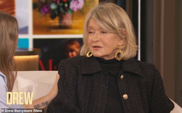 عندما ذهبت في العرض في نوفمبر ، سألها درو عما يجعلك تشعر بالنعومة والزهية 