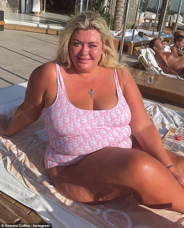 وقالت جيما ، التي وزنها في ثقلها 23 وكان حجمها 26 ، إن هدفها هو النزول إلى حجم 16. إنها حاليًا بحجم 20