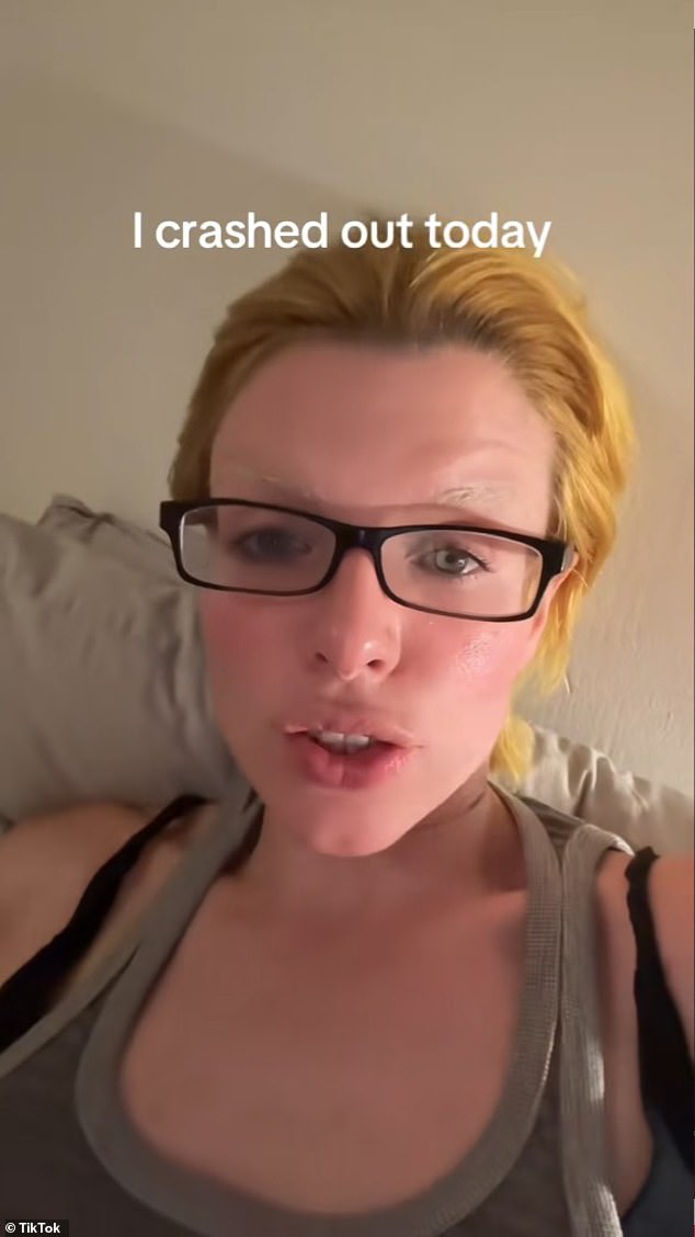 ويأتي ذلك بعد أن توسلت جوليا مؤخرًا النساء بعدم بدء أسرة مع 