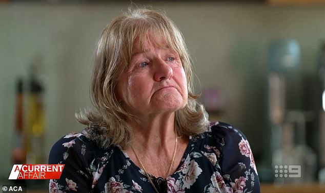 قالت المغنية إنها تعتقد أنها حصلت على ما لا يقل عن 10 ملايين دولار وسط مسيرتها المهنية الناجحة للبوب ، فقط لتتعلم أنها كانت في الواقع مفلسة ولم تستطع الحفاظ على مدفوعات الرهن العقاري في 